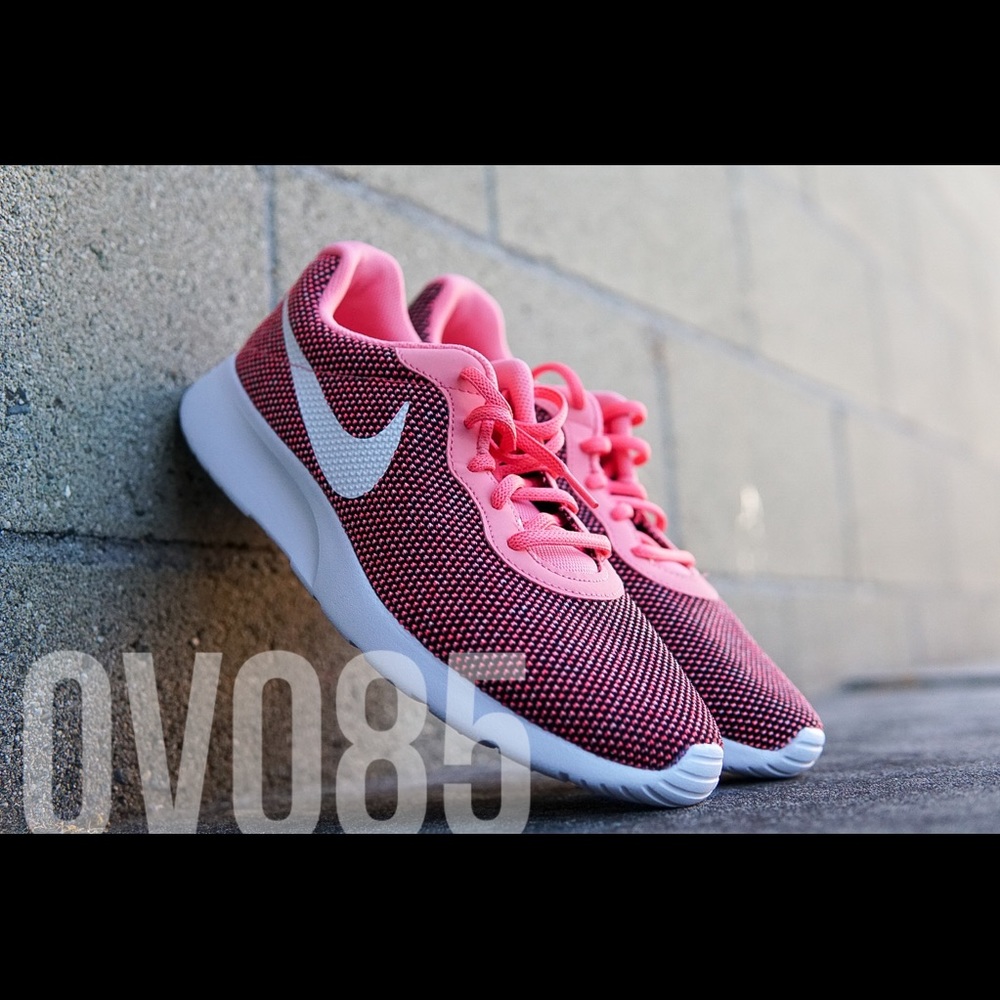 Nike Tanjun